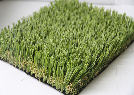 CHINA Hoher Elastizitäts-Fußball-gefälschtes Gras im Freien legen 20MM - 45MM Stapel-Höhe mit Teppich aus fournisseur