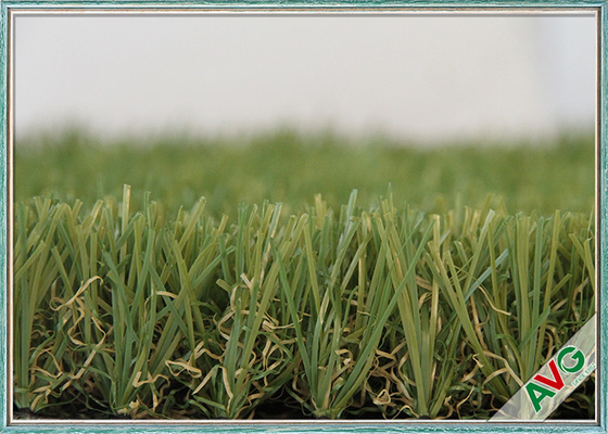 CHINA 13500 Dtex 4 Töne, die künstliches Gras mit 5 - 7 Jahren Garantie-landschaftlich gestalten fournisseur