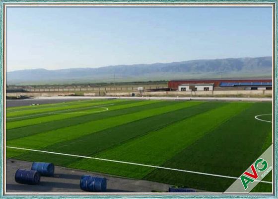 CHINA Profifußball-Fälschungs-Rasen-anti- UVeinzelfaden PET Fälschungs-Gras für Außenseite fournisseur